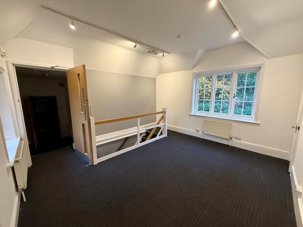 Lot: 153 - OFFICE WITH PLANNING FOR THREE HOUSES - Hallway